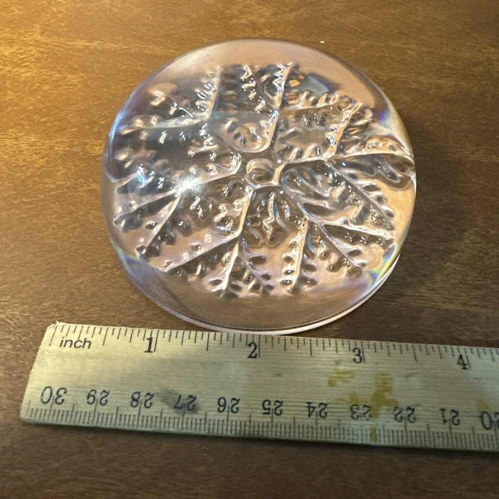 LEAD CRYSTAL DOME SNOWFLAKE PAPERWEIGHT GARANTI CRISTAL 3 1/2